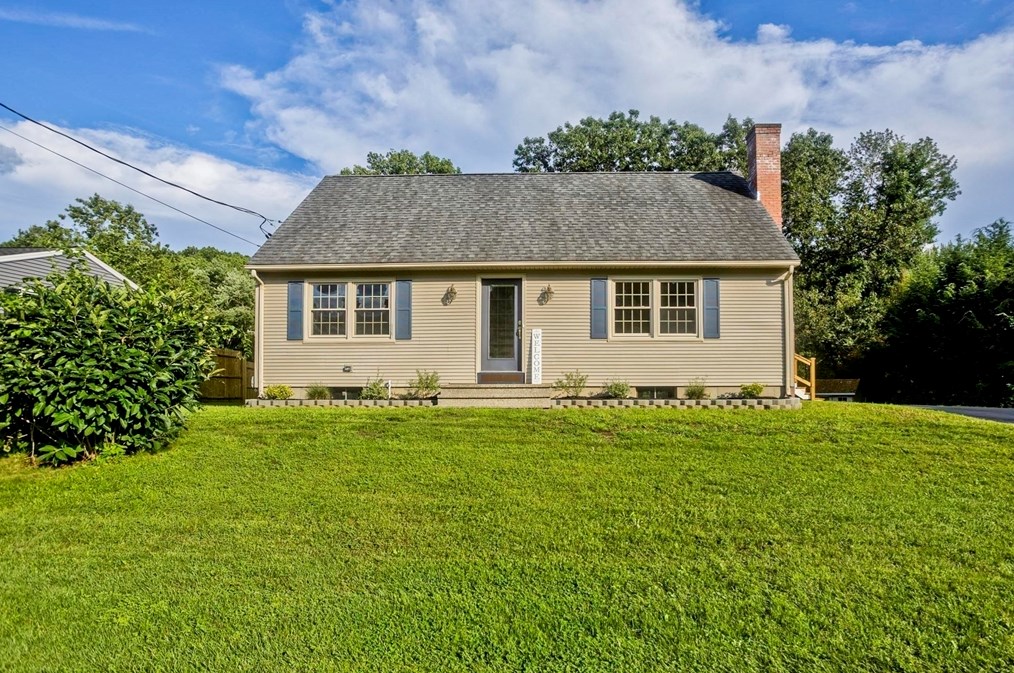 243 Murphy Ln, Chicopee, MA 01020