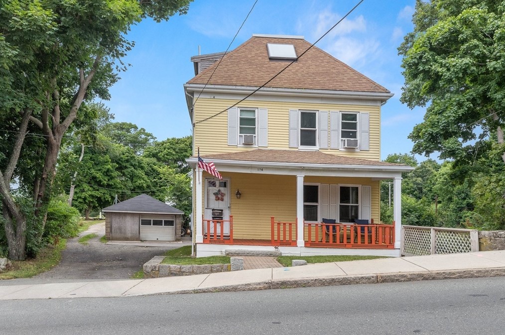 124 Centennial Ave, Gloucester, MA 01930