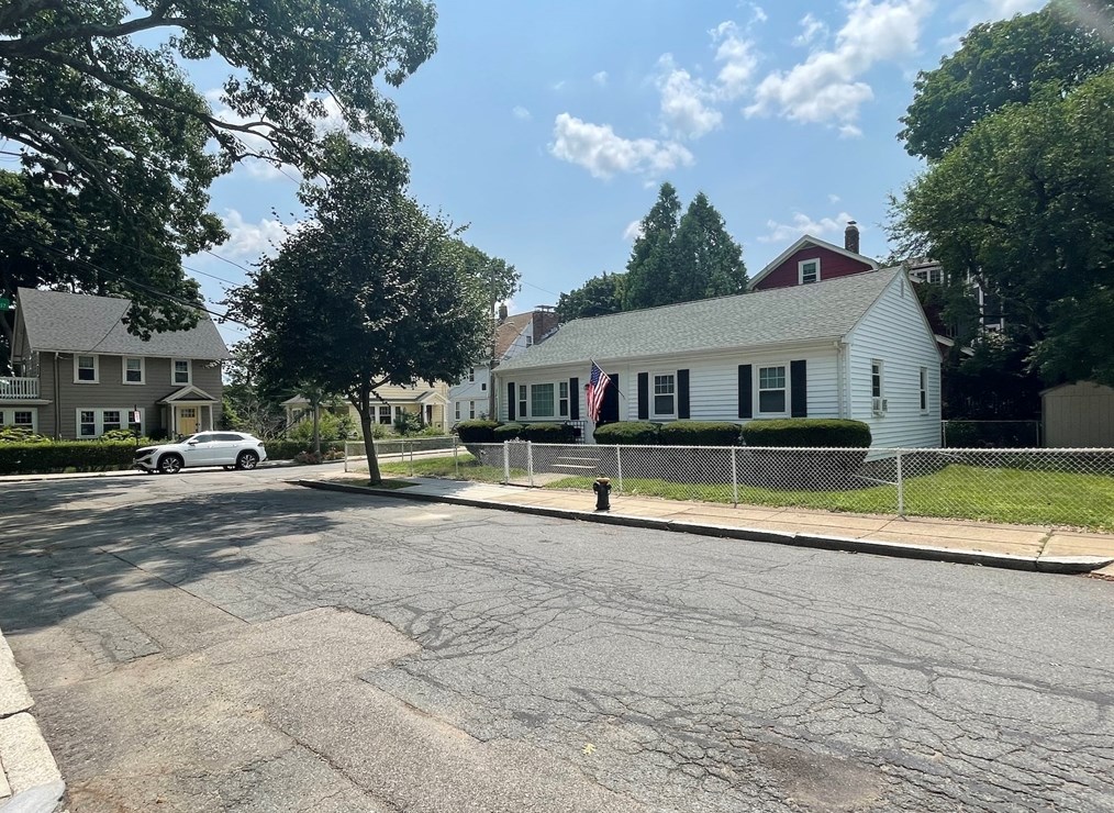 2 Mendum St #sf, Boston, MA 02131