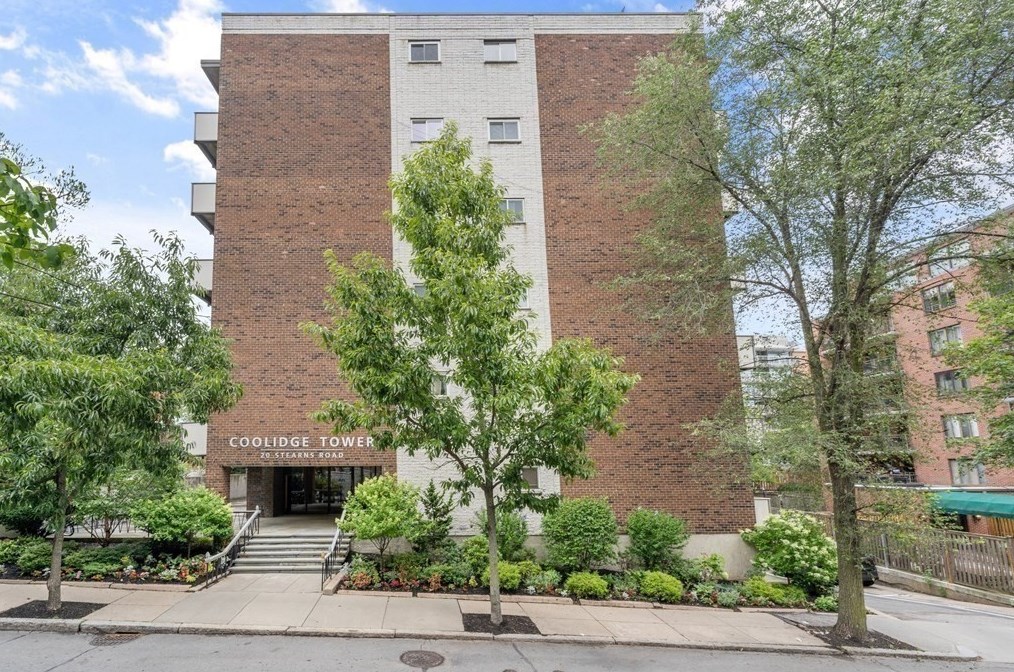 20 Stearns Rd, Brookline MA  02446-5145 exterior