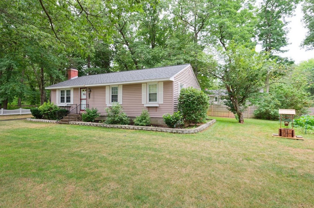 50 Willis Lake Dr, Sudbury, MA 01776