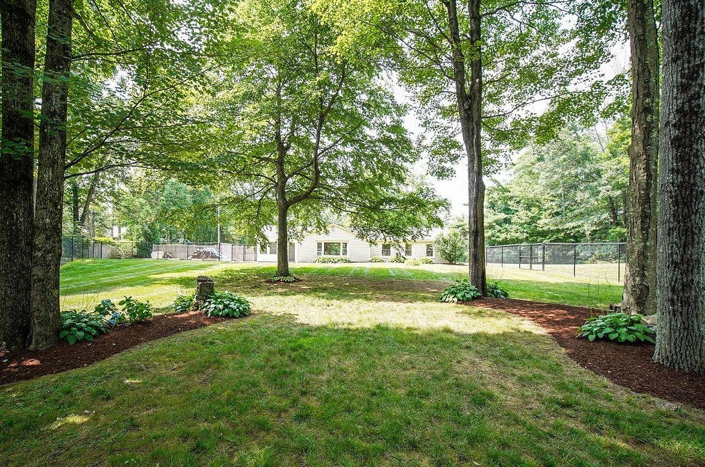 84 Clark Rd, Holland, MA 01518 exterior