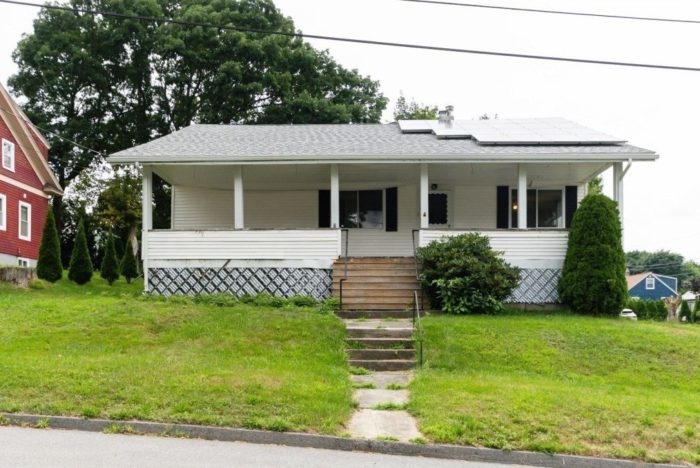 11 Darling St, Worcester, MA 01605
