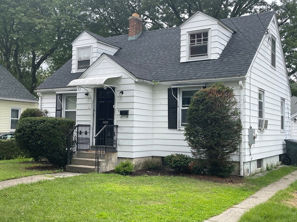 74 Huron St, Springfield, MA 01104