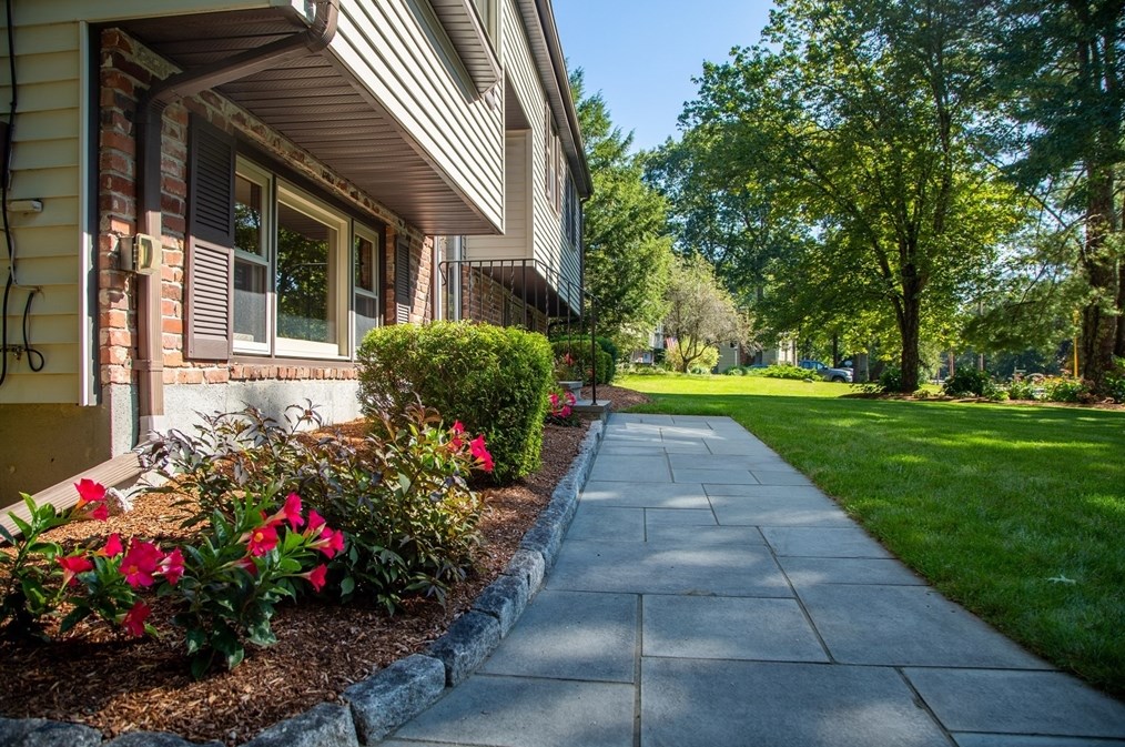 146 Lawndale Rd, Mansfield, MA 02048