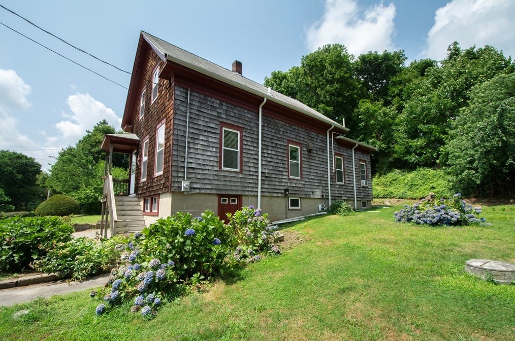 30 Pond St, Hull, MA 02045