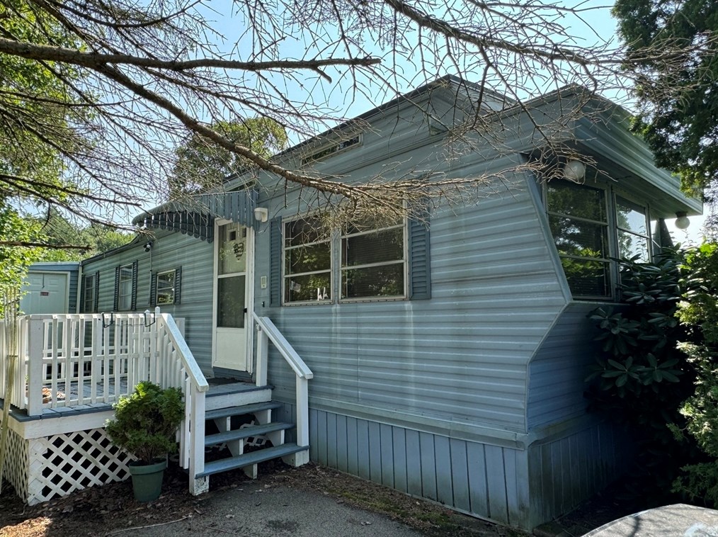 250 Mansfield Ave #19, Norton, MA 02766