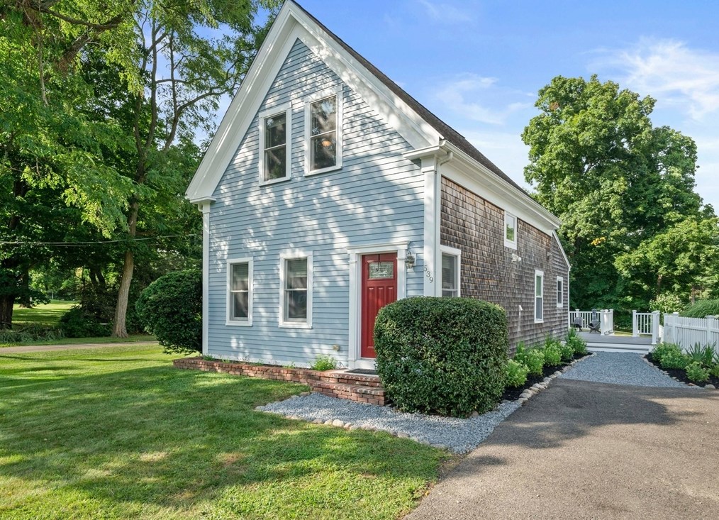 539 Water St, Hanover, MA 02339 exterior