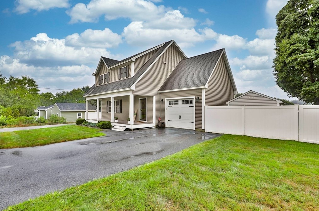 27 Allen St, Methuen, MA 01844 exterior
