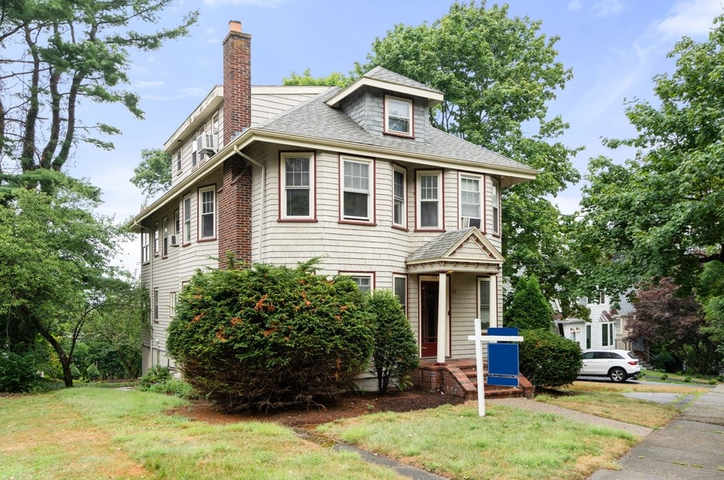 123 Mt Vernon St, Newton, MA 02465