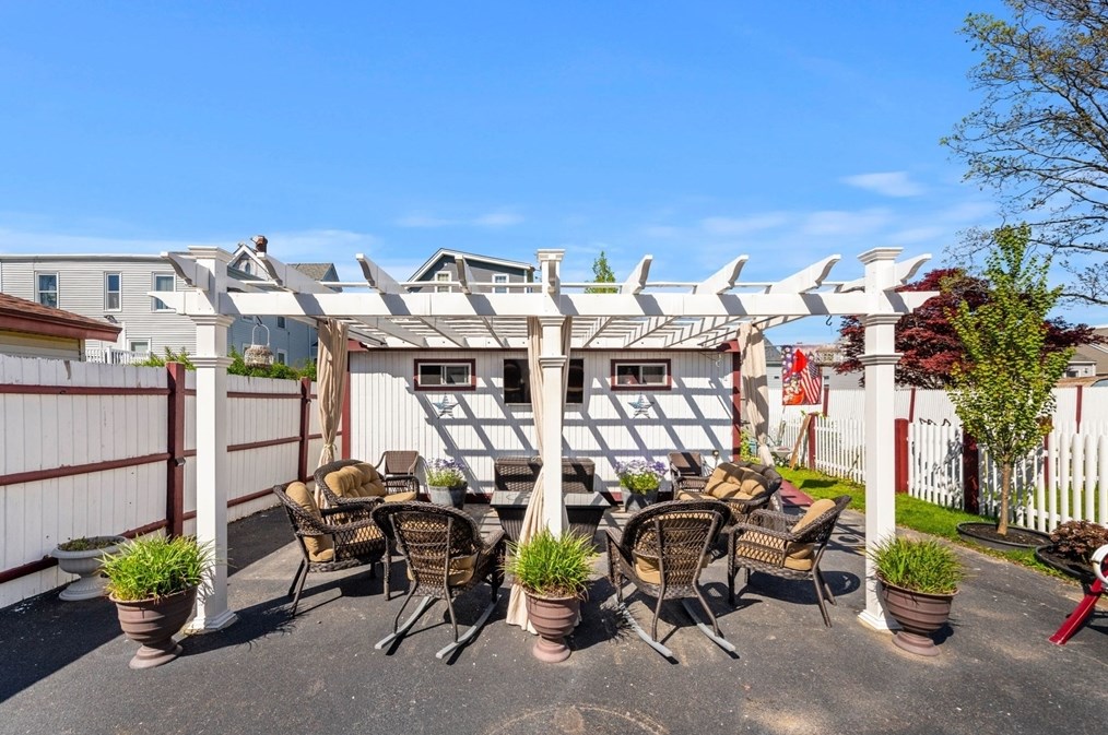 154 Winthrop Ave, Revere MA 02151-3915 exterior