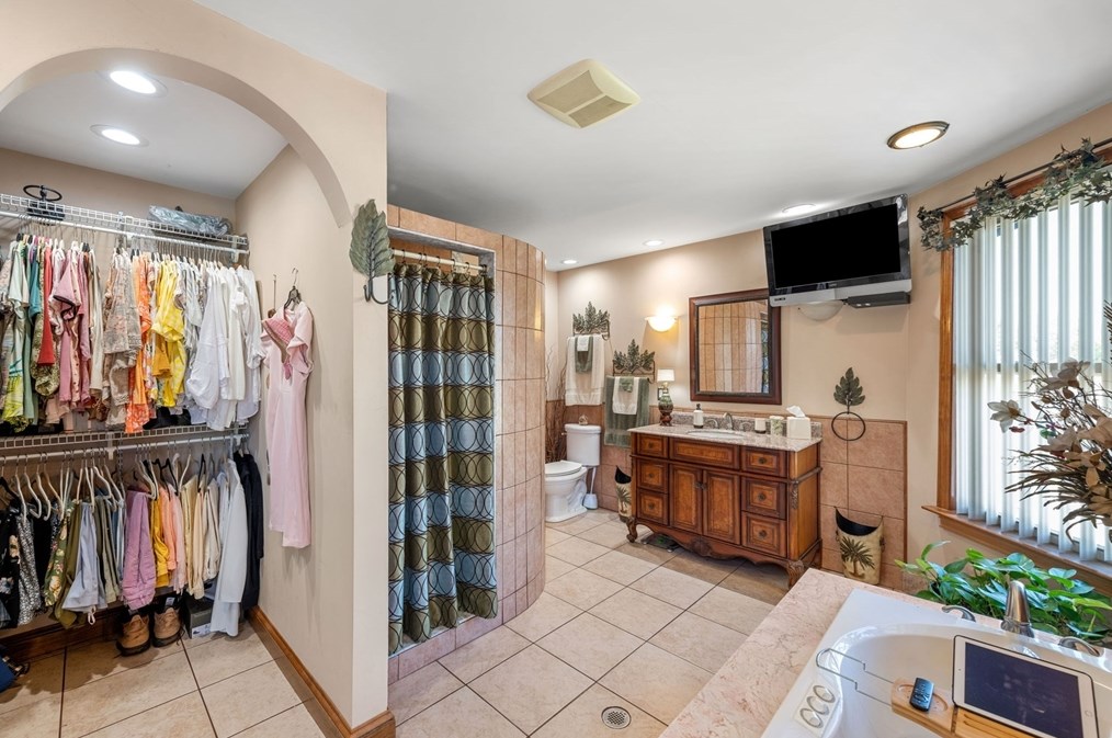 154 Winthrop Ave, Revere MA 02151-3915 exterior