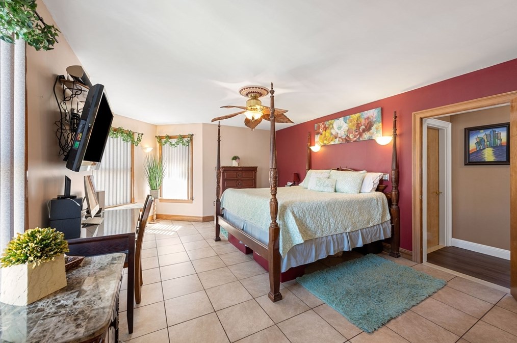 154 Winthrop Ave, Revere MA 02151-3915 exterior