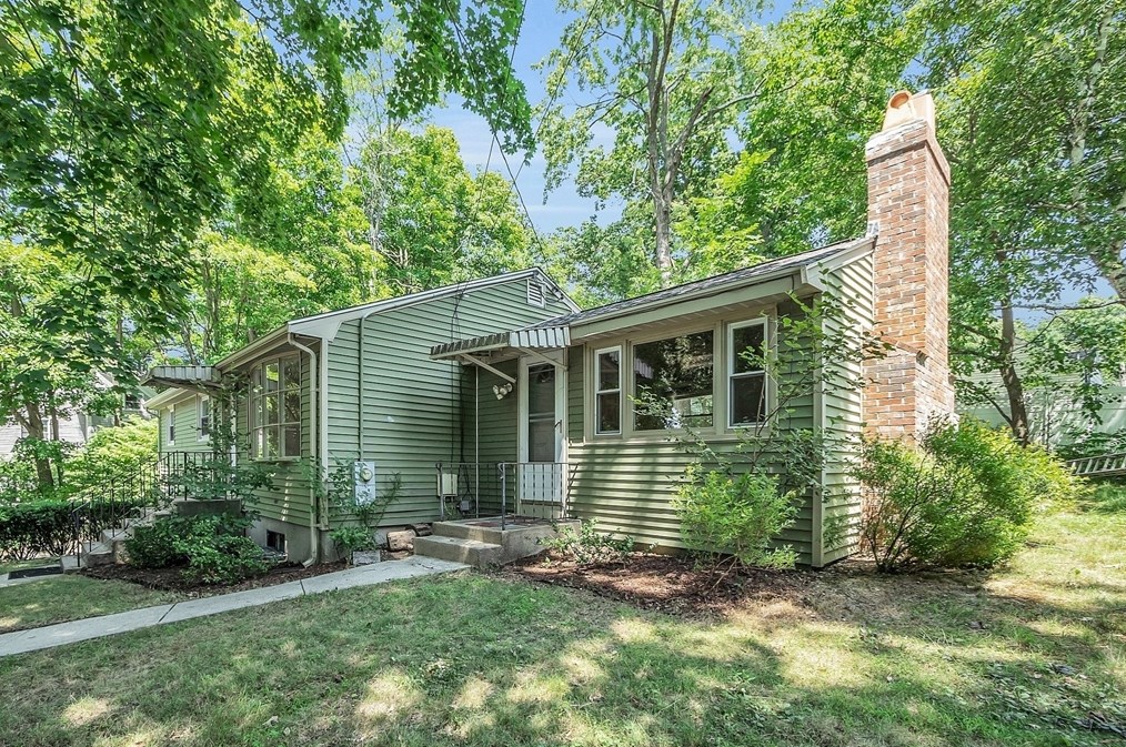 36 Mill St, Maynard, MA 01754