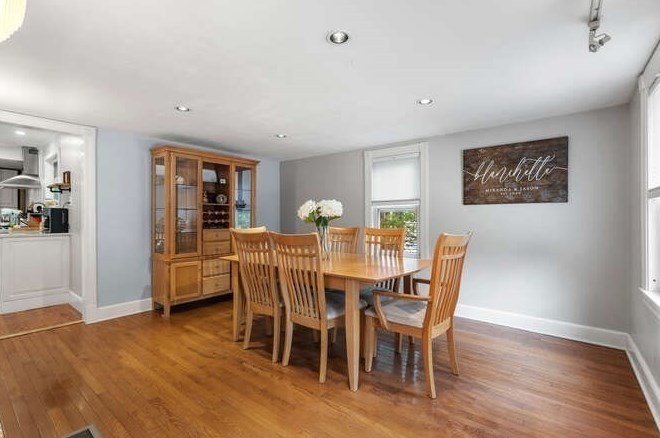 27 Pearl St, Amesbury MA  01913-3100 exterior