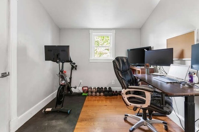 27 Pearl St, Amesbury MA  01913-3100 exterior