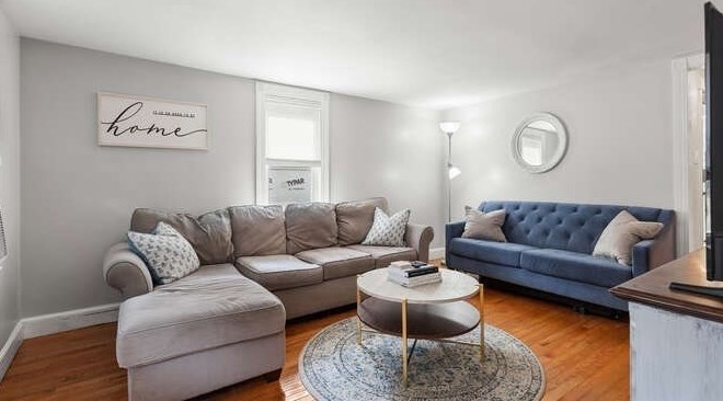 27 Pearl St, Amesbury MA  01913-3100 exterior