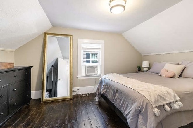 27 Pearl St, Amesbury MA  01913-3100 exterior