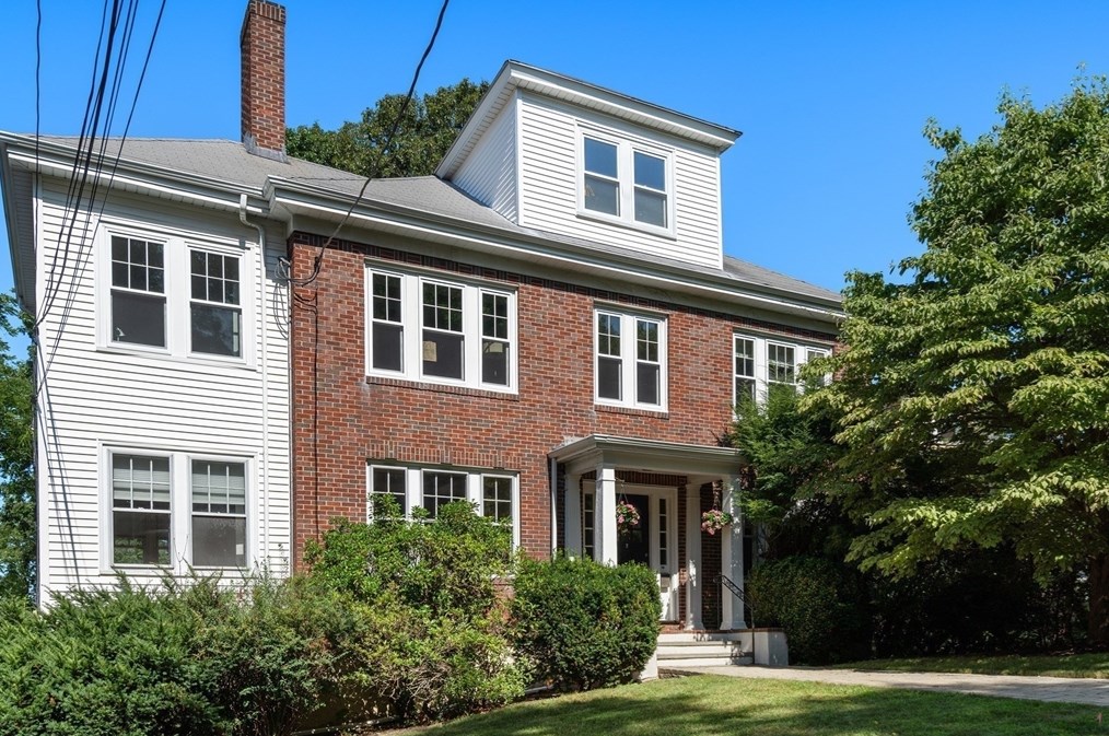7 Holland St #1, Newton, MA 02458