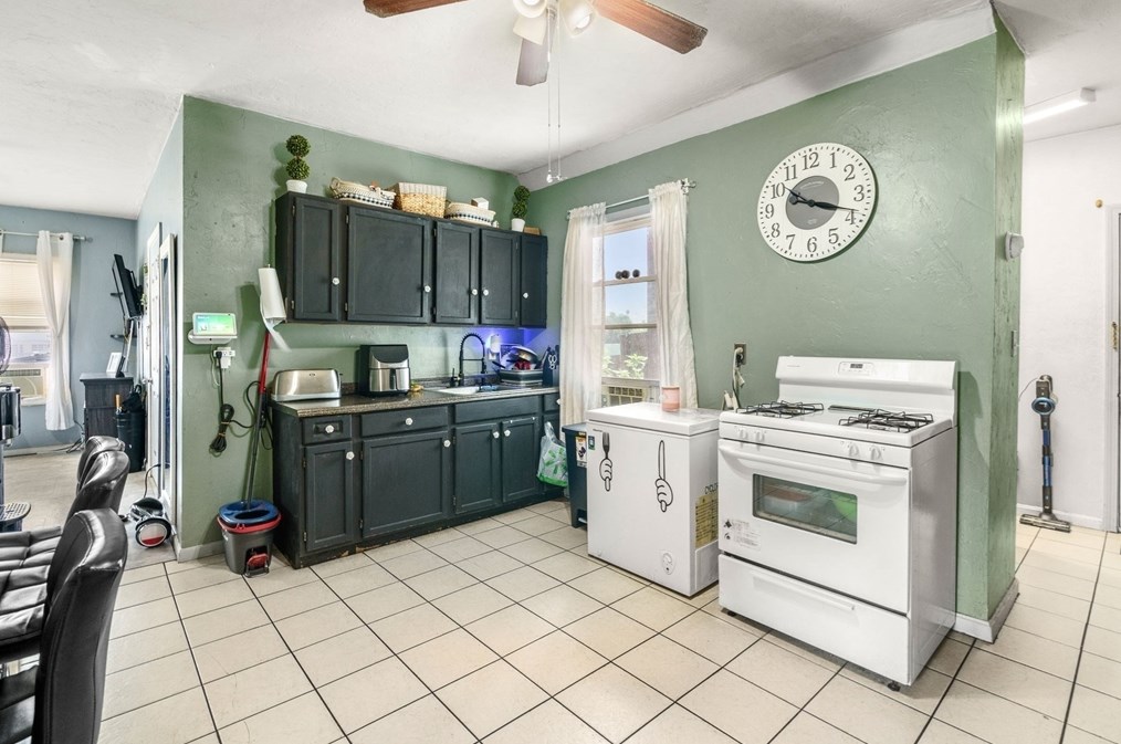 66 Wall St, Worcester, MA 01604