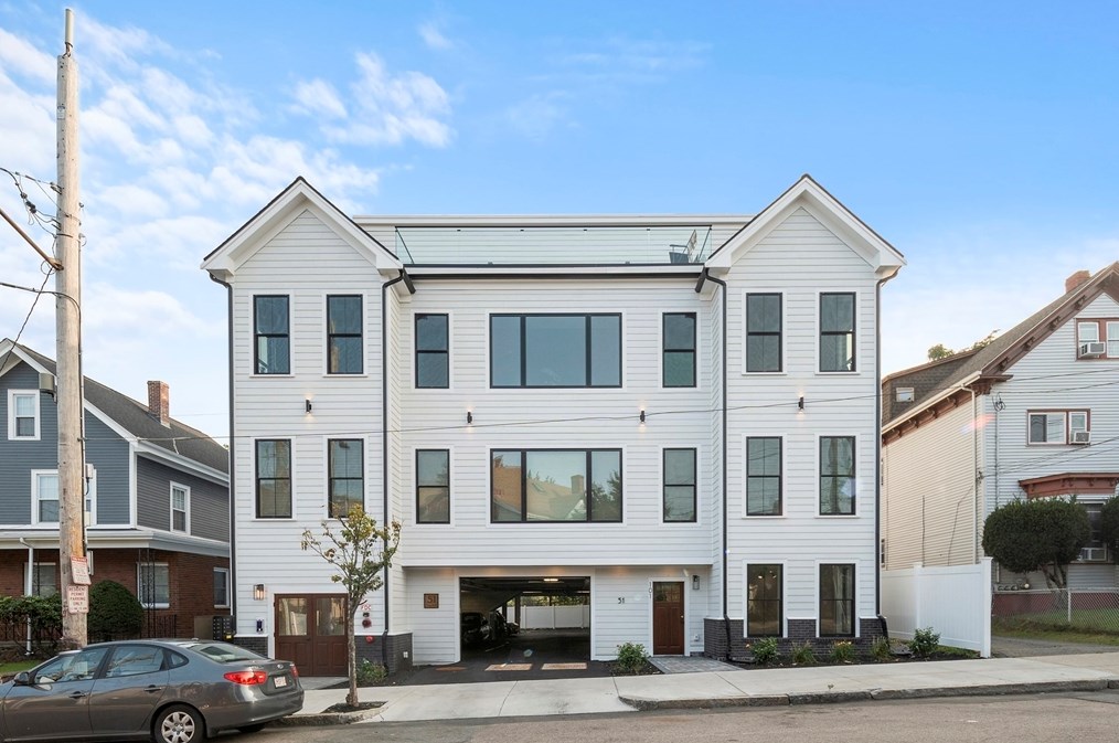 51 Crescent Ave #ph9, Chelsea, MA 02150