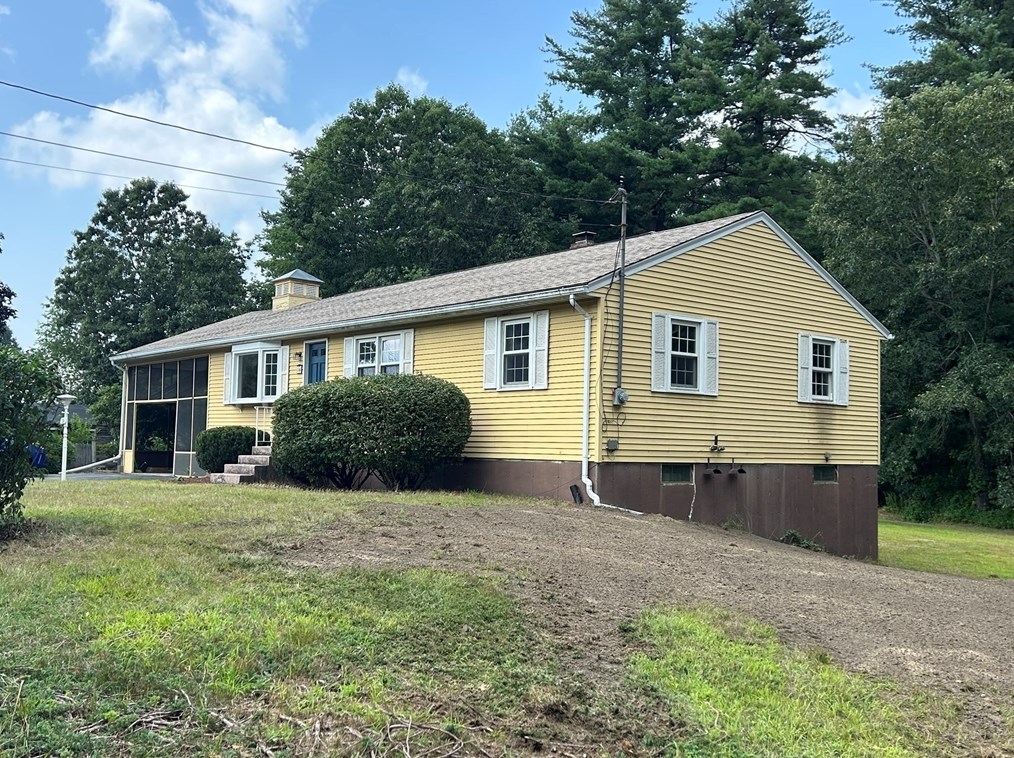 16 Pennacook Dr, Leominster, MA 01453