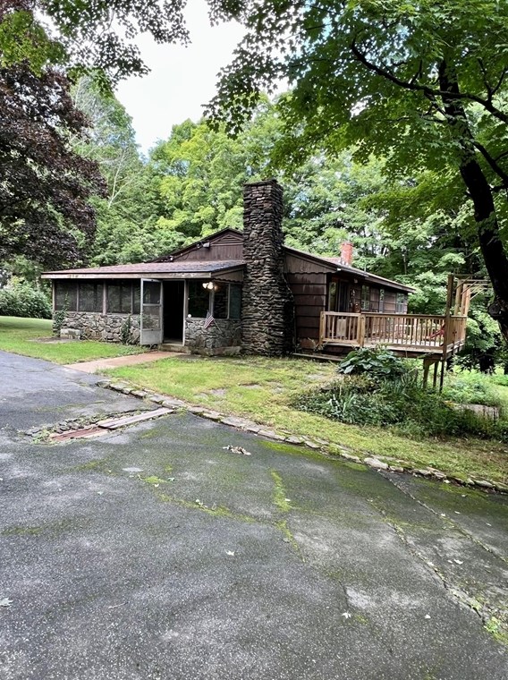 7 Shepard Pl, Sturbridge, MA 01566