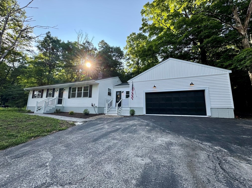 238 Arnold Rd, Sturbridge, MA 01518