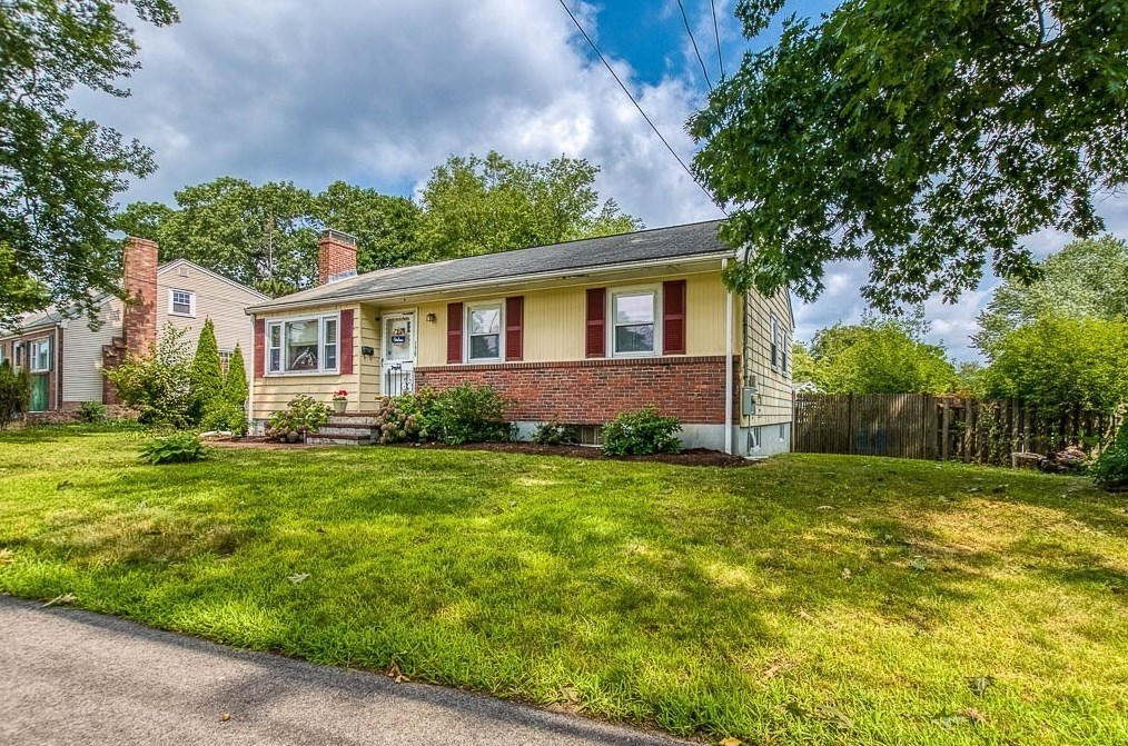 178 Sprague St, Dedham, MA 02026