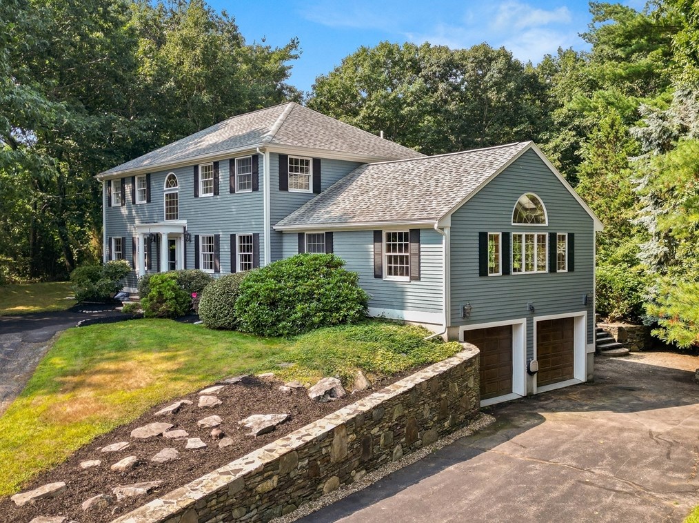 5 Rocky Woods Rd, Groveland, MA 01834