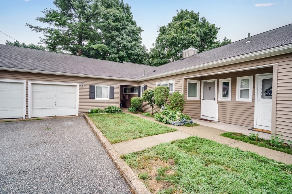 45 Doverbrook Rd #45, Chicopee, MA 01022