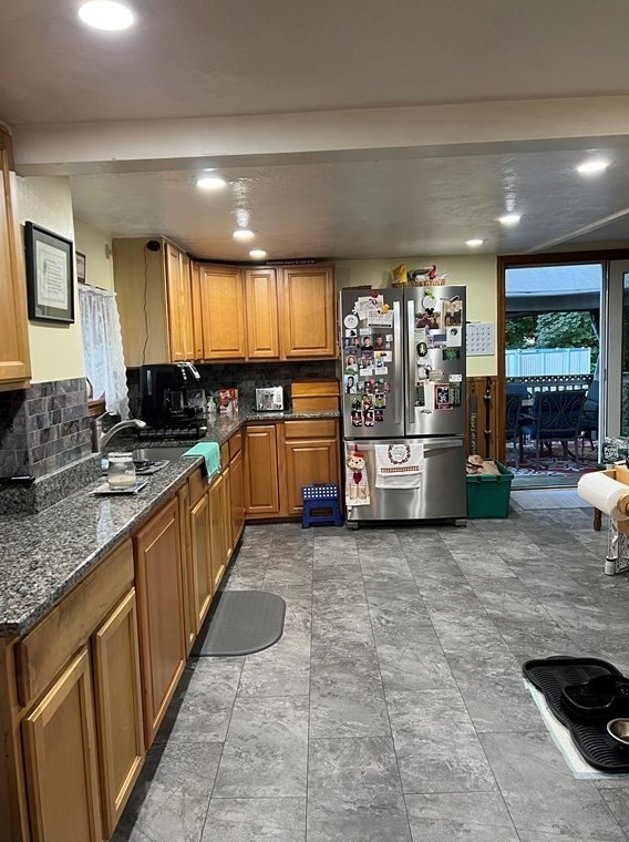 725 Bedford St, Abington, MA 02351