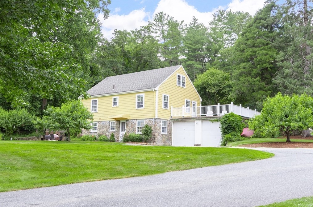 73 Washington St, Sherborn, MA 01770-1029