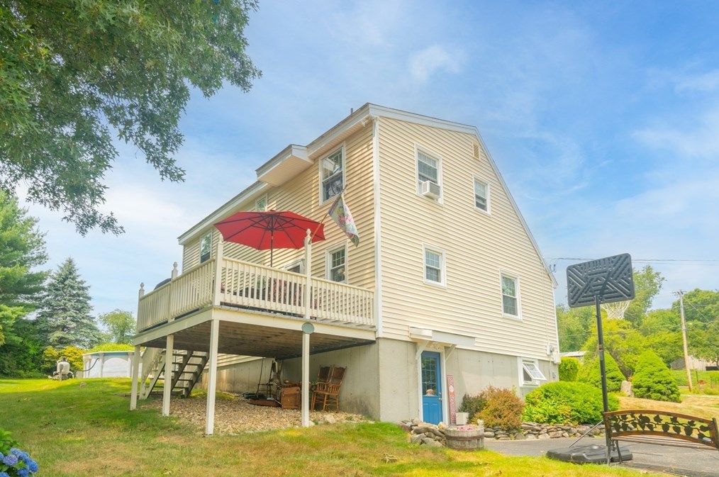 96 Red Gate Rd, Tyngsborough, MA 01879 exterior