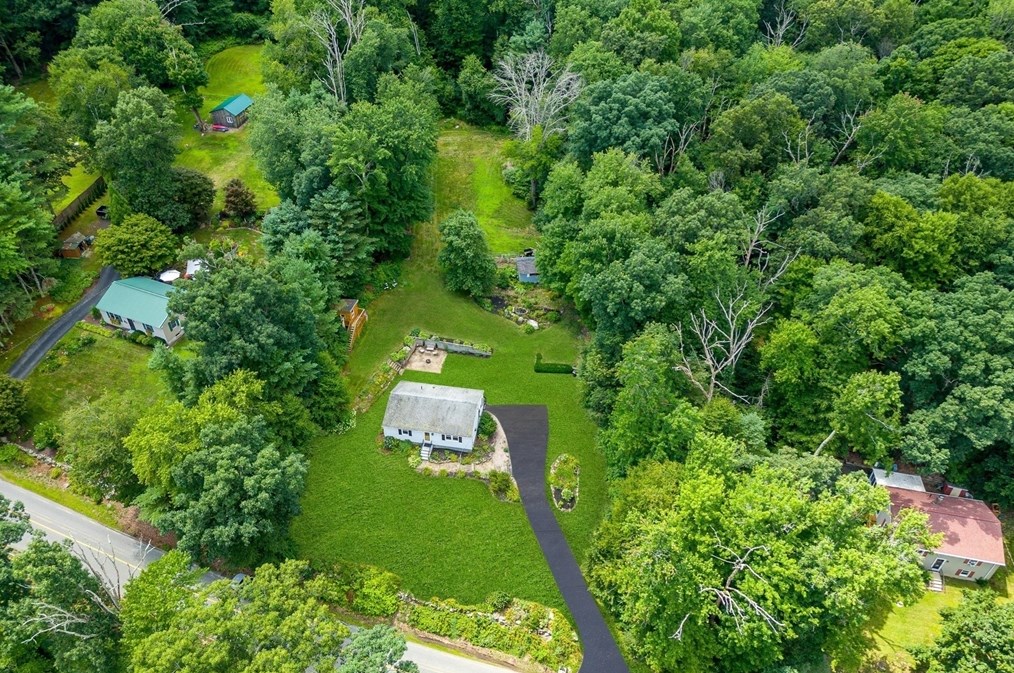 109 Town Farm Rd, Brookfield, MA 01506