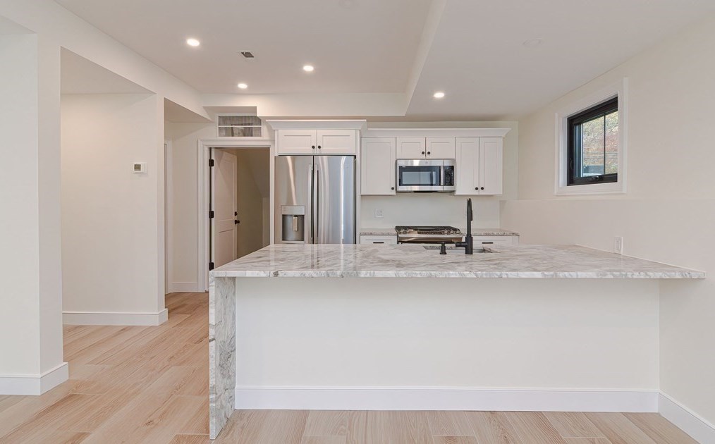 91 Green St #1, Reading, MA 01867