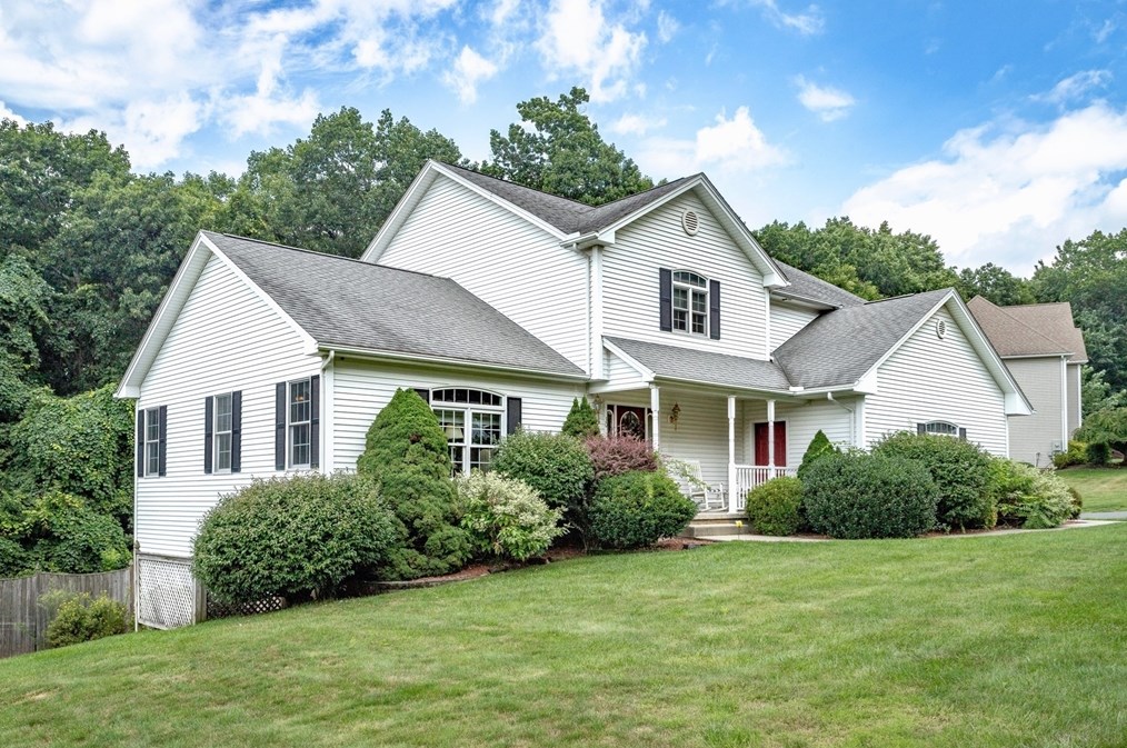 30 Jeanne Marie Dr, Montgomery, MA 01085