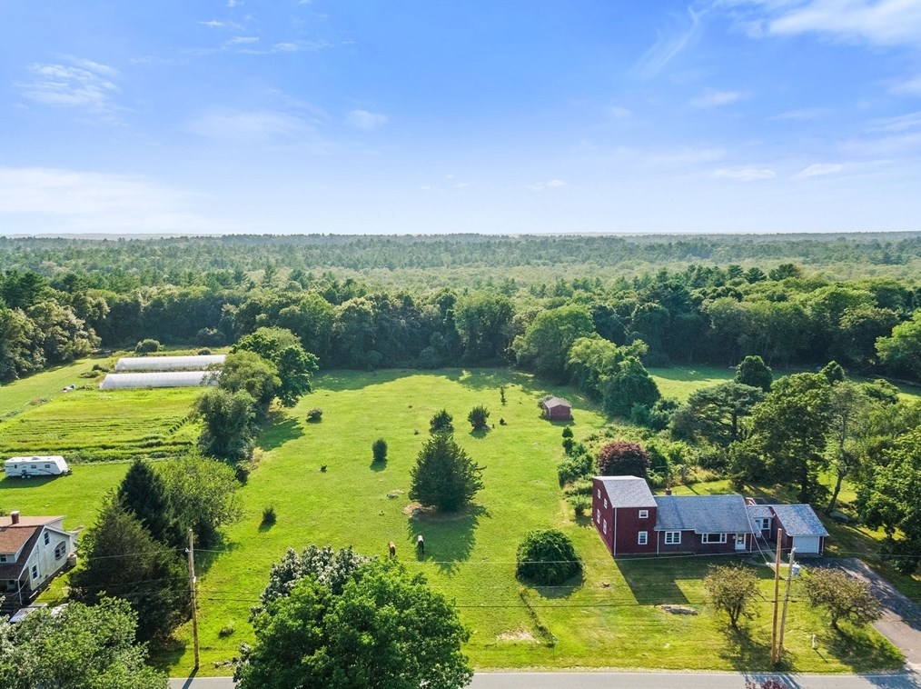 225 Cushman Rd, Rochester, MA 02770 exterior