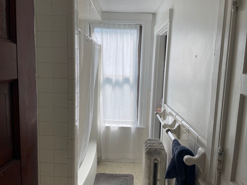 24 Elbridge St, Worcester, MA 01609