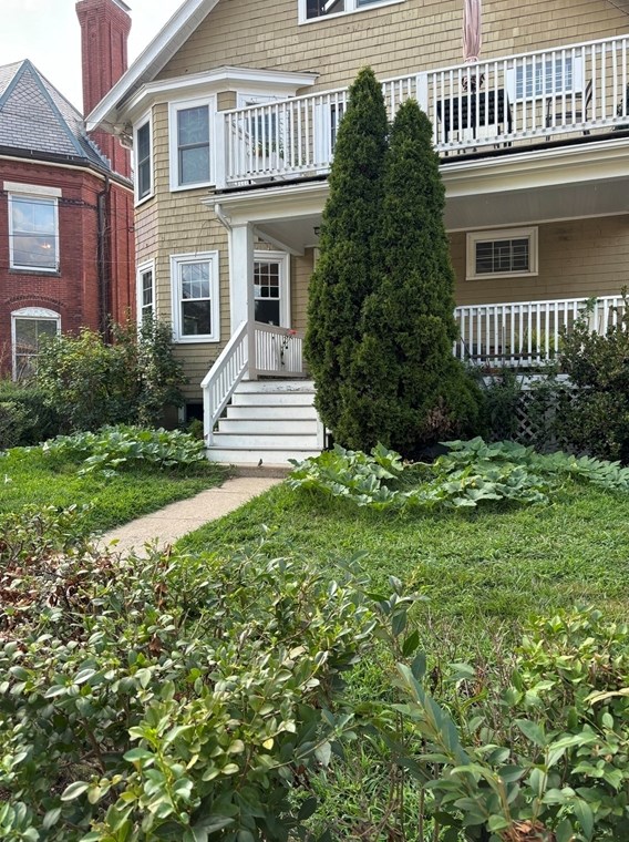 31 Davis Ave, Brookline, MA 02445-7609