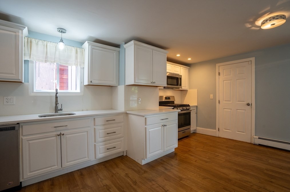 420 Saratoga St #2, Boston, MA 02128