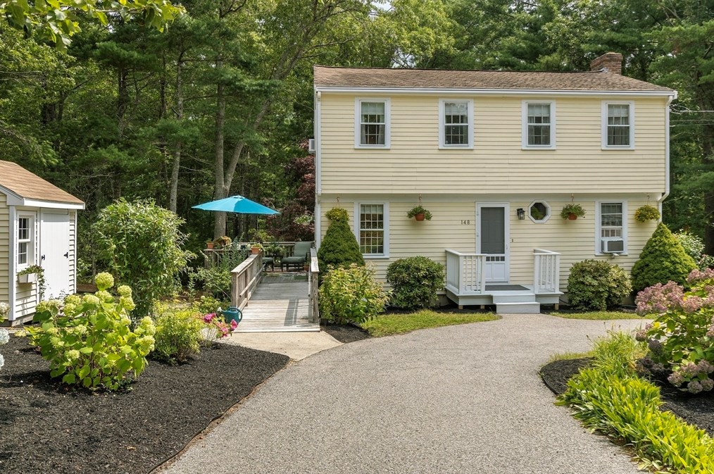 148 Micajah Pond Rd, Plymouth, MA 02360