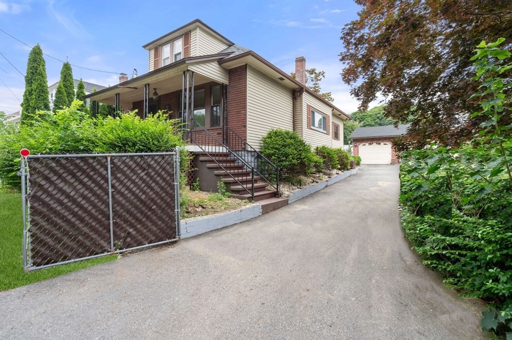 23 Hazel St, Methuen, MA 01844 exterior