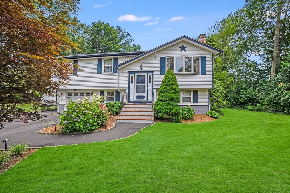 92 Hall St, Raynham, MA 02767 exterior