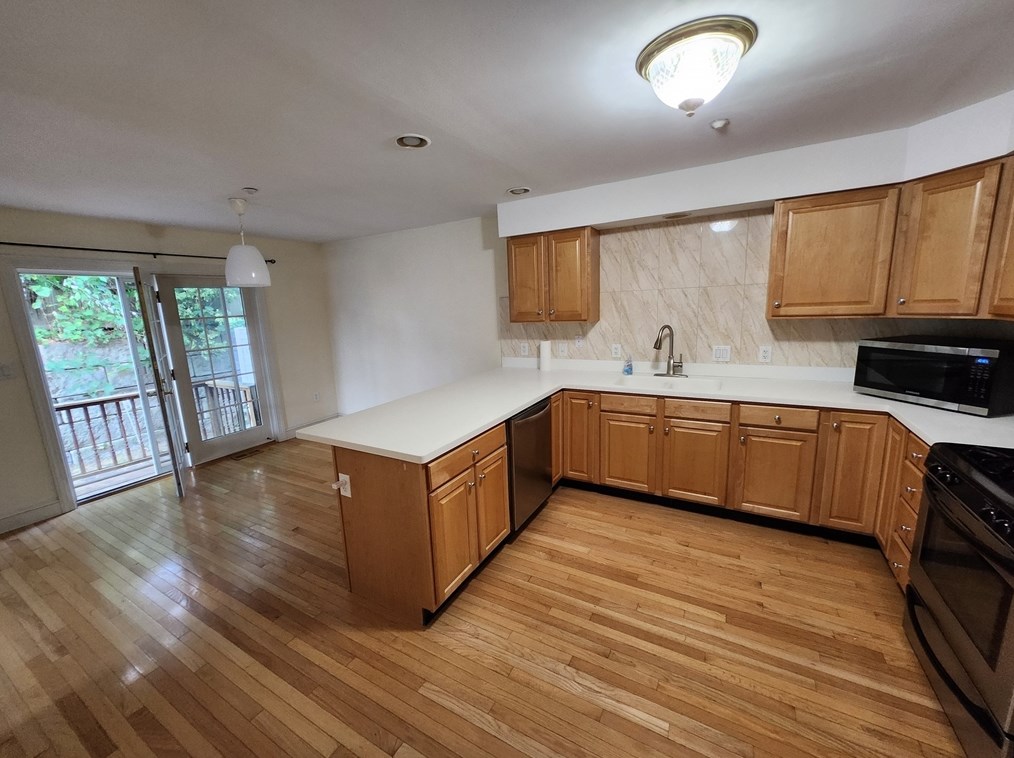 4 Edgemoor Cir #1, Boston, MA 02125