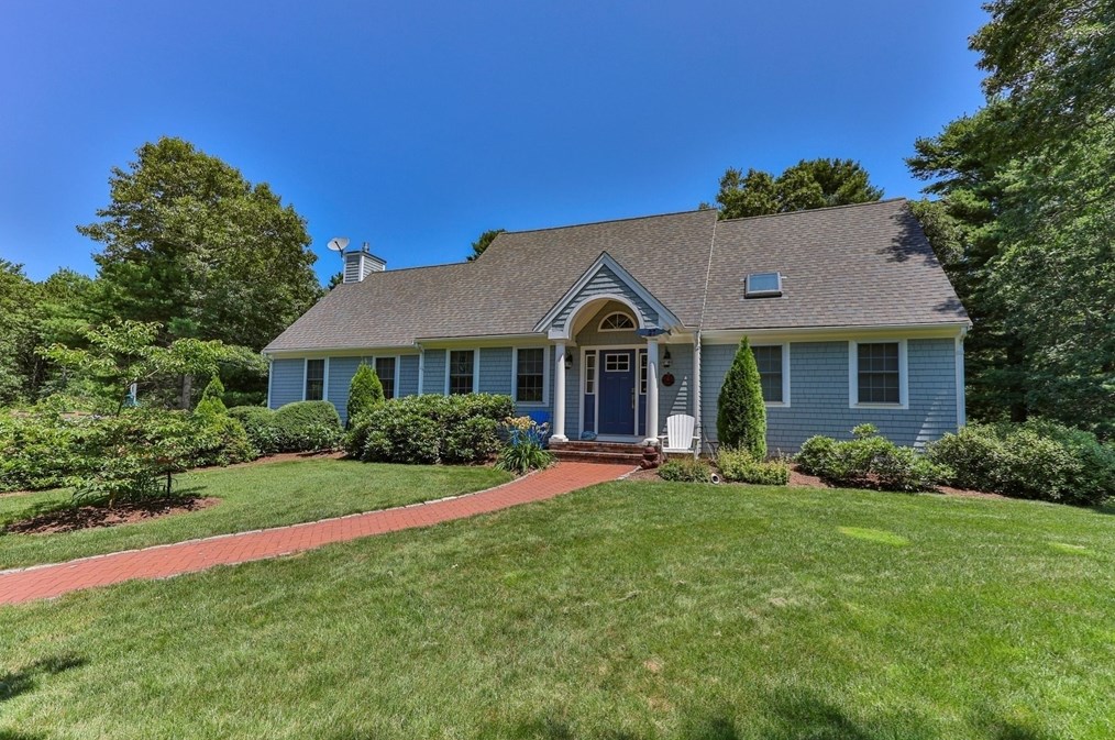 27 North Way, Mashpee, MA 02649