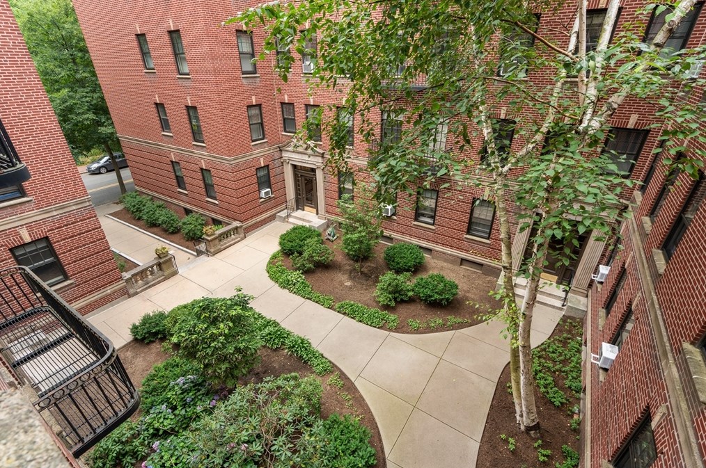 40 Linnaean St #11, Cambridge, MA 02138