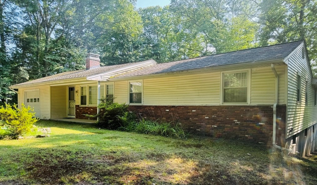 136 Grove St, Bellingham, MA 02019