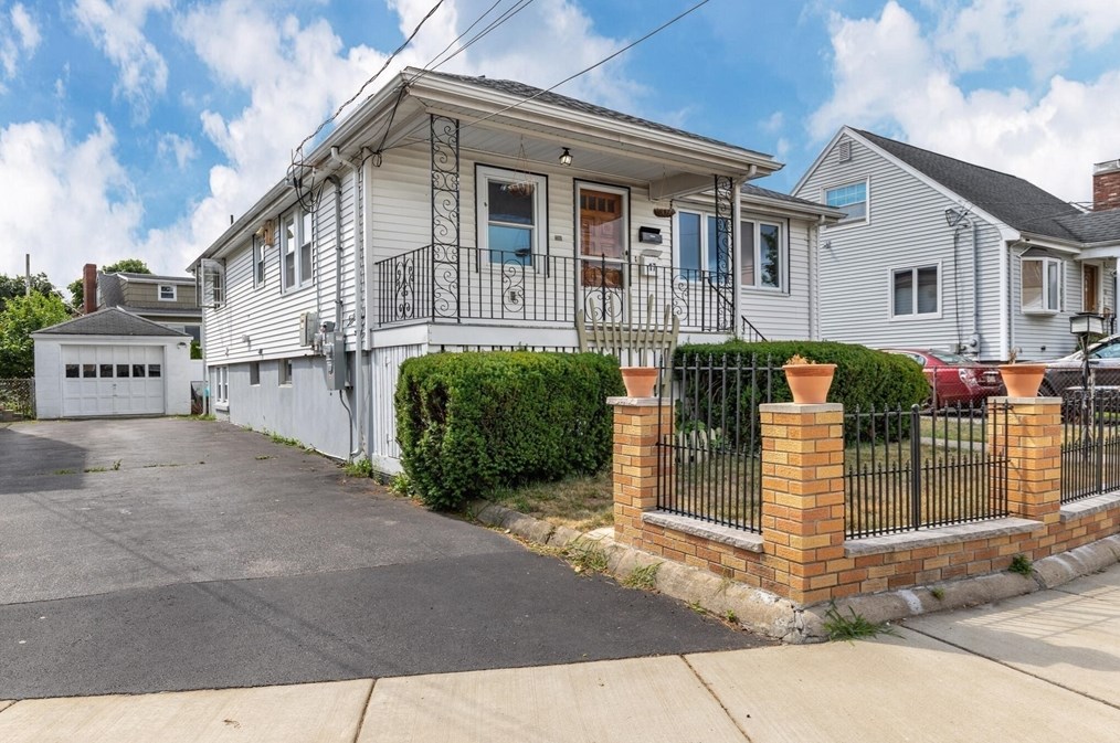 17 Albert Park, Everett, MA 02149