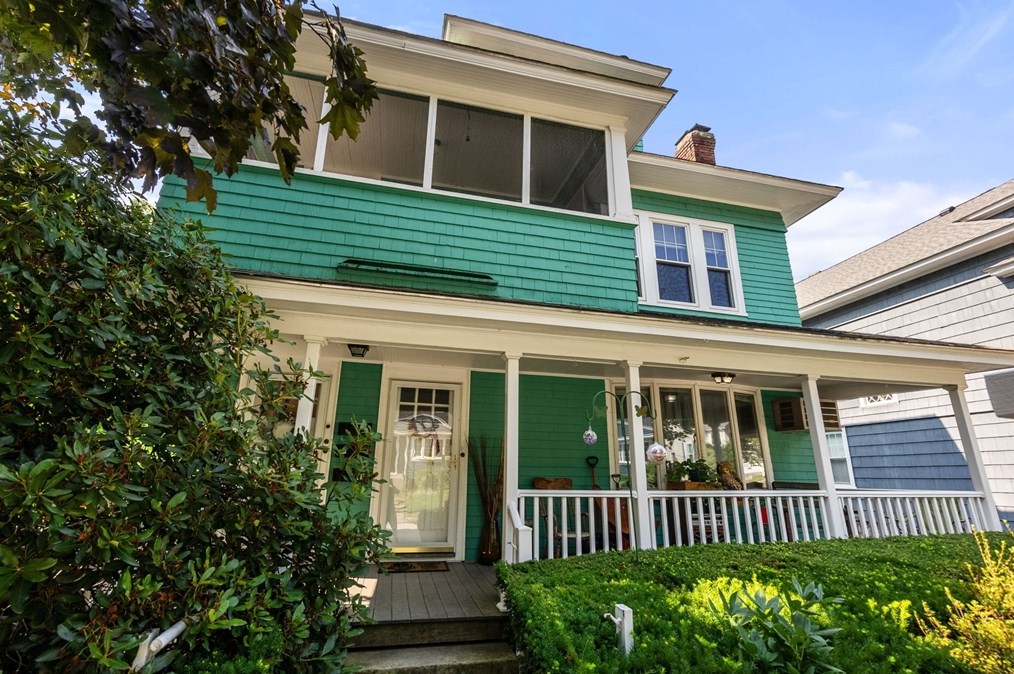 4 Belvidere Ave, Worcester, MA 01605